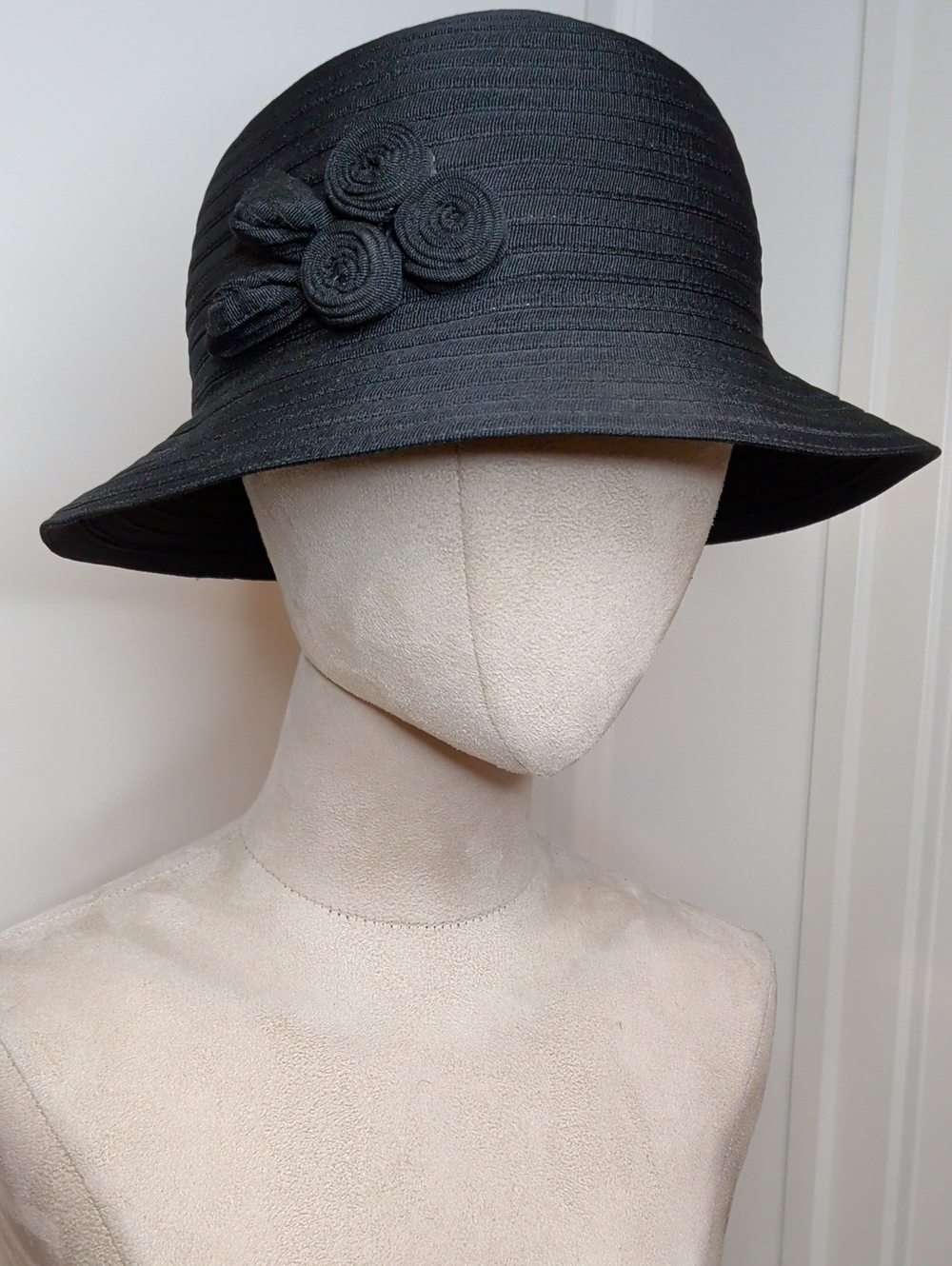 Vintage Women's Black Cloche Hat Gaberdine Floral Accent Bucket Style